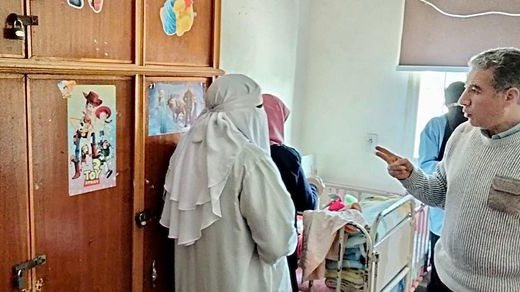 وكيل وزارة الصحة بمطروح خلال تفقد مستشفى الاطفال