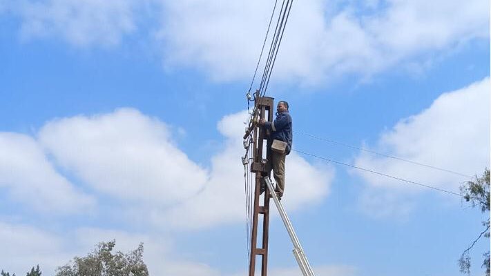 صيانة أعمدة الكهرباء في المنوفية 
