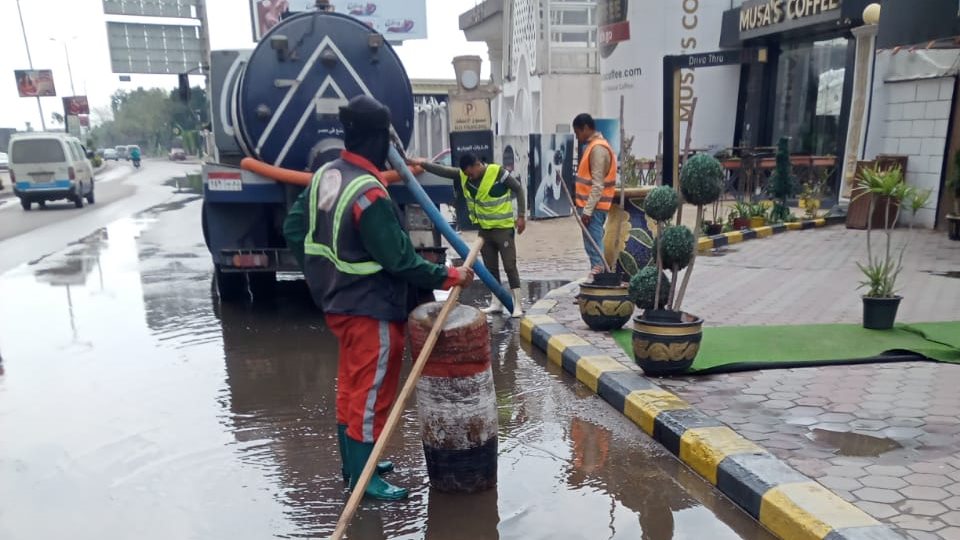 نائب محافظ الجيزة: سنحل مشكلة ارتفاع منسوب المياه الجوفية بالعطف جذريا خلال 5 شهور