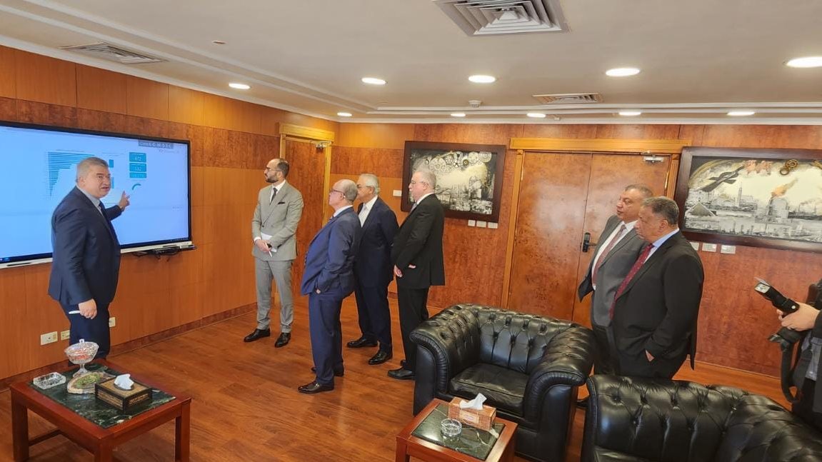 رئيس هيئة التنمية الصناعية خلال اللقاء