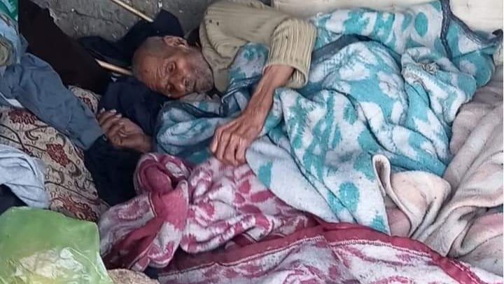 إنقاذ حياة عجوز مشرد بالغربية 