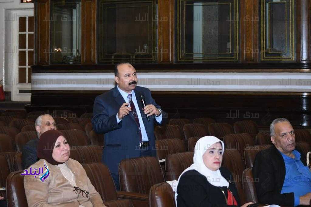  جامعة القاهرة