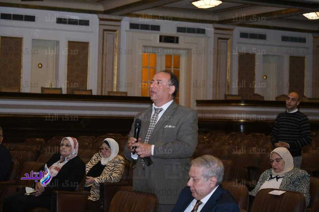  جامعة القاهرة