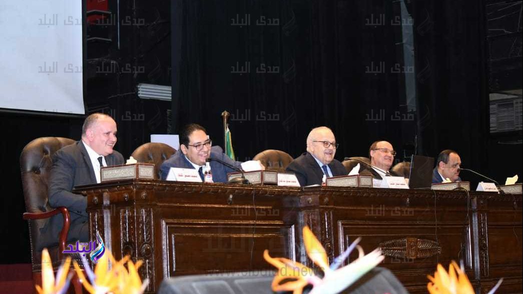  جامعة القاهرة