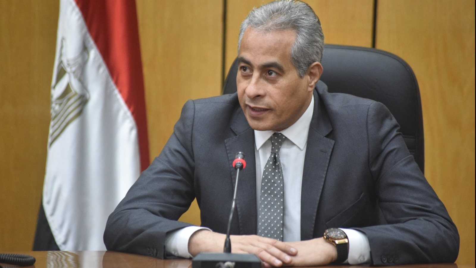 حسن شحاتة  وزير القوى العاملة