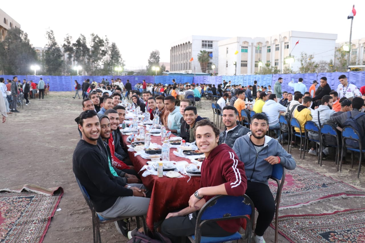 مائدة إفطار جامعة الأزهر 