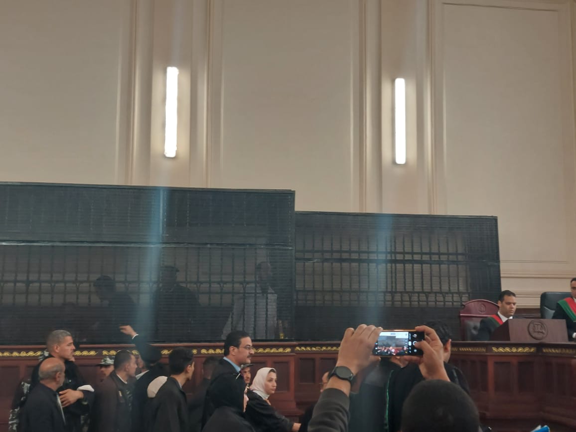 محاكمة قاتل زوجته وأبناؤه بالإسكندرية 