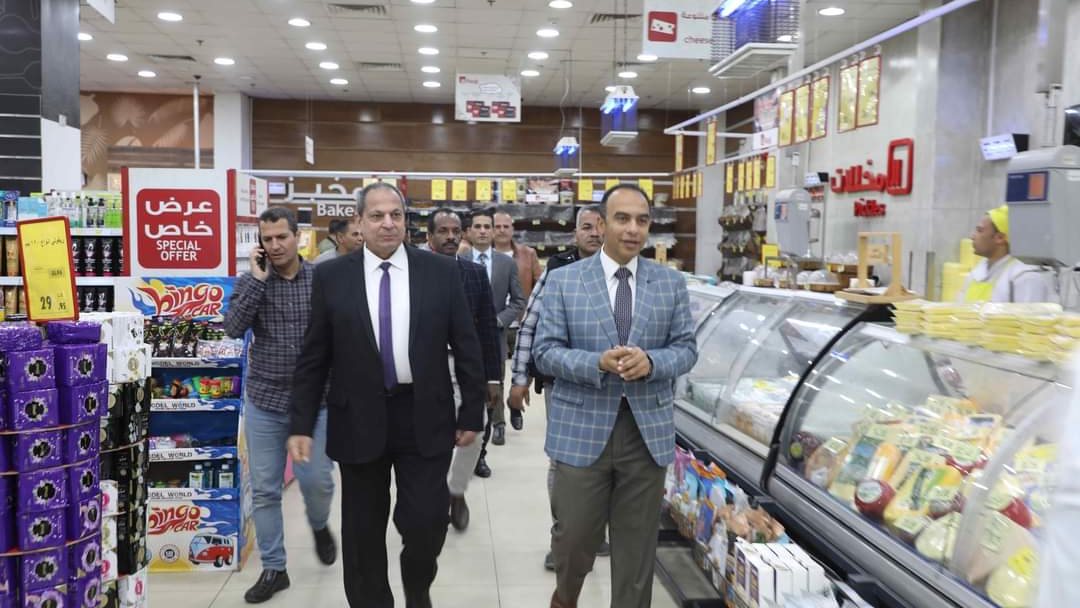 نائب محافظ المنيا في جوله على الأسواق 