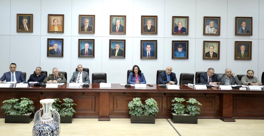 وزير السياحة والآثار 