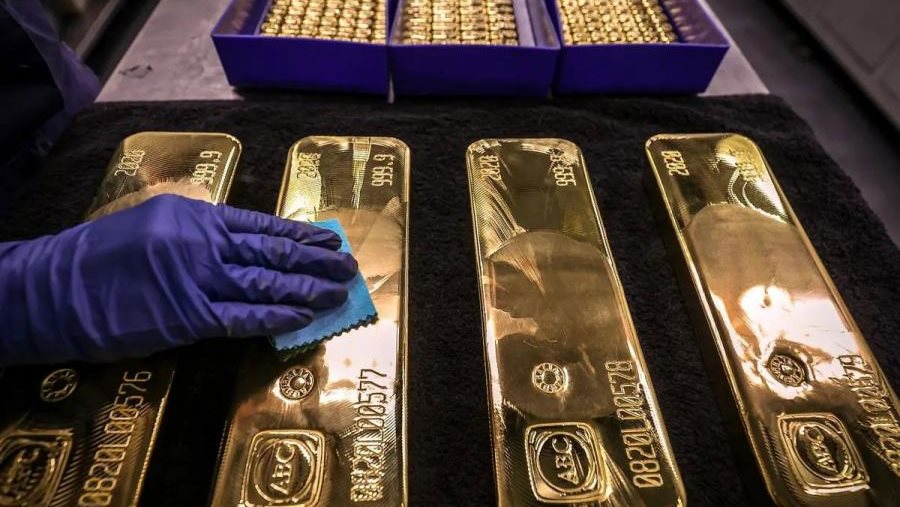 أسعار الذهب العالمية تواصل الانخفاض لهذا السبب