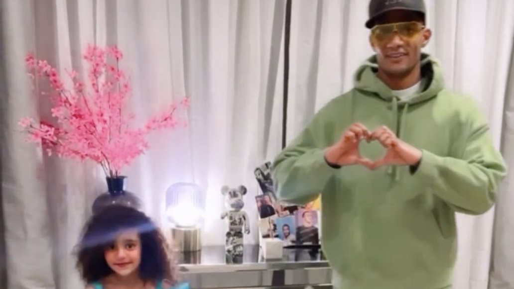 محمد رمضان وابنته 