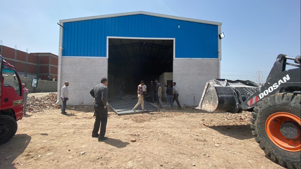 إزالة أعمال بناء مخالف بالإسكندرية