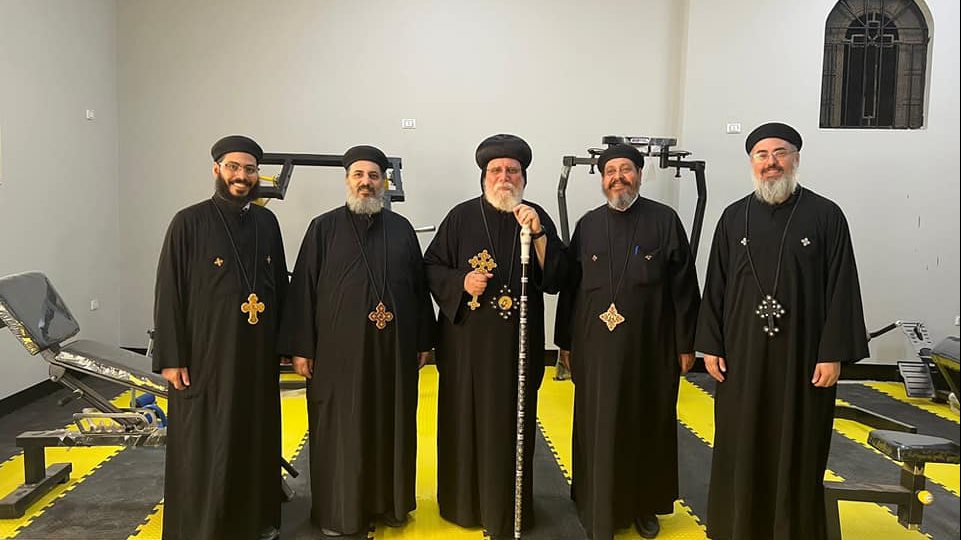 الأنبا أكليمندس يفتتح صالة رياضية بكنيسة مدينة الأمل