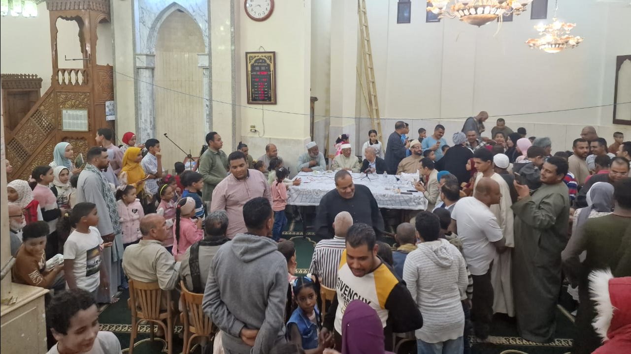 جمعية شباب المستقبل تكرم حفظة القرآن بعزبة الشيخ الدردير