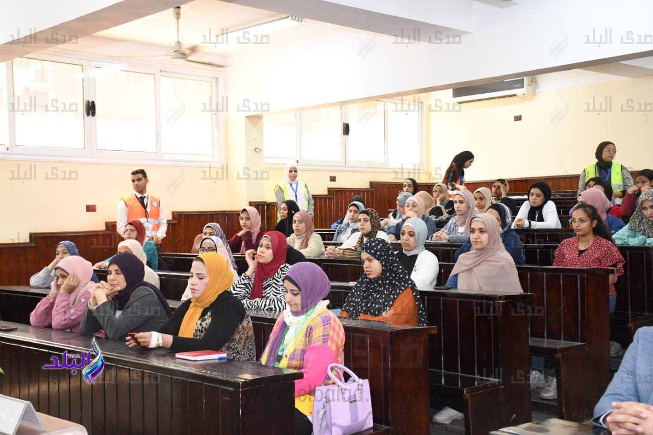 تربية عين شمس تنظم ندوة توعوية بالتعاون مع وحدة التضامن الاجتماعي