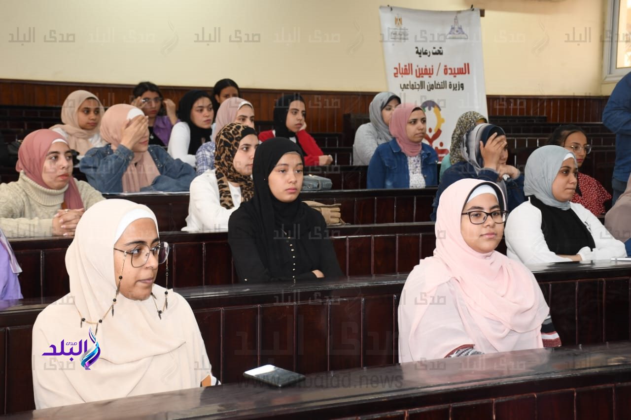 تربية عين شمس تنظم ندوة توعوية بالتعاون مع وحدة التضامن الاجتماعي