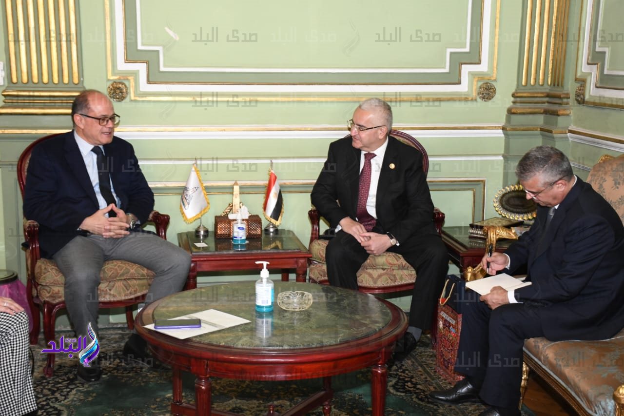 رئيس جامعة عين شمس يستقبل سفير دولة أذربيجان