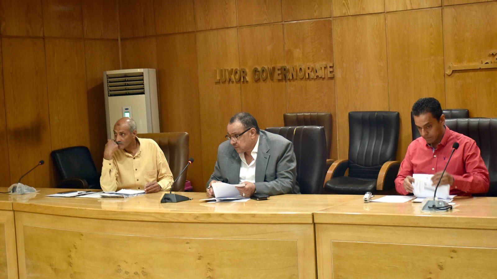 سكرتير عام الاقصر يعقد اليوم المفتوح 