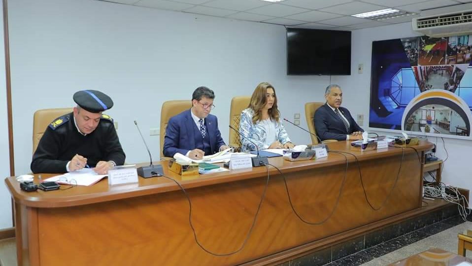 اجتماع محافظ دمياط 