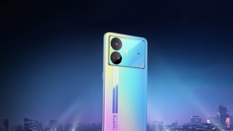 بمواصفات ساحقة..موبايل جديد من Realme بربع سعر iPhone