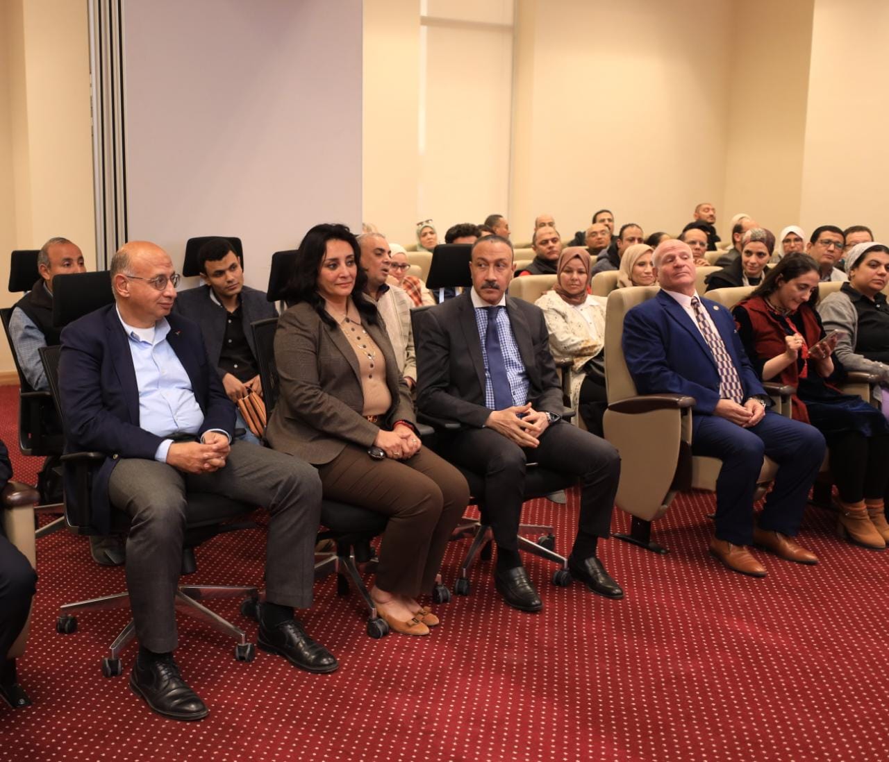 وزارة السياحة والآثار 