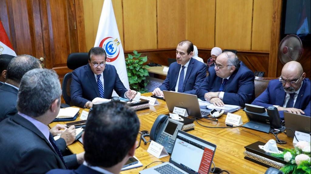 اجتماع وزير الصحة