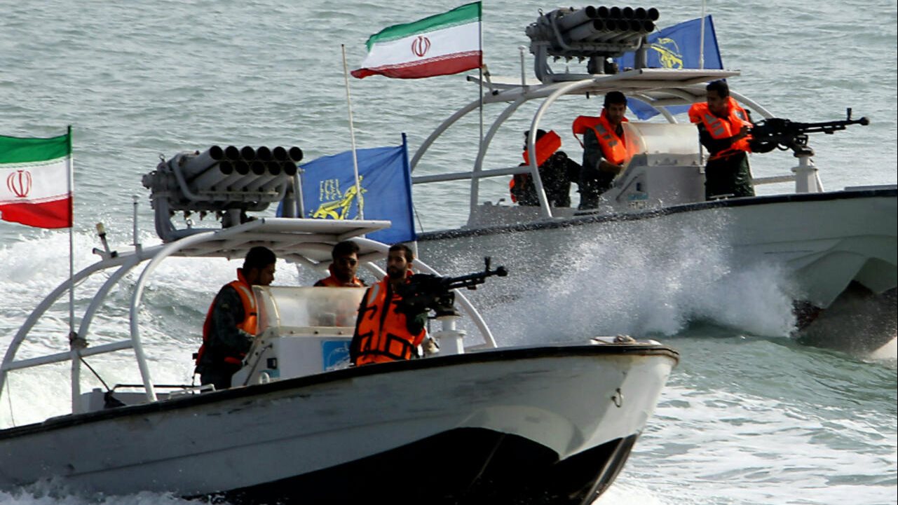 إيران تستولي على سفينة أجنبية في مياه الخليج