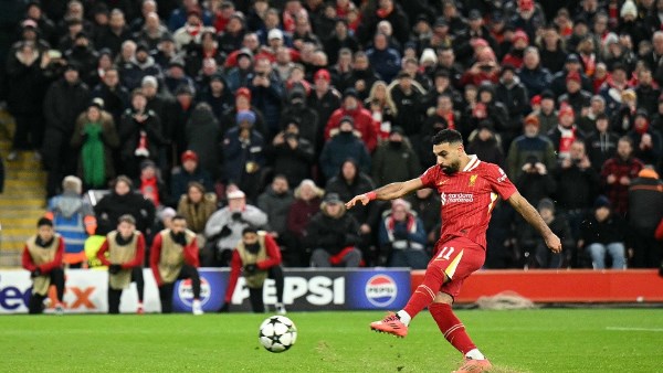 أين يلعب محمد صلاح حال رحيله عن ليفربول.. وماذا قال مدربه؟