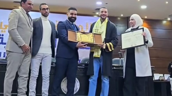 بعد دكتوراة أحمد الفيشاوي.. رفعت فياض يكشف مفاجأة عن الجامعة الأمريكية للعلوم