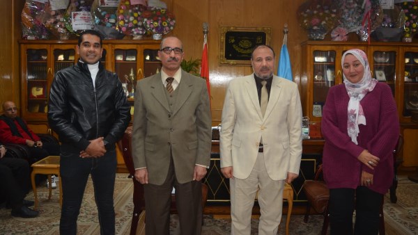 نائب رئيس جامعة الأزهر يستقبل وفد كلية التربية