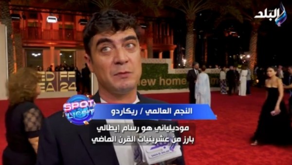 الممثل الإيطالي ريكاردو سكامارشيو