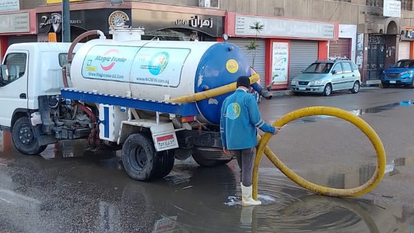 سحب مياه الأمطار من شوارع المنوفية