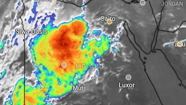 منخفض جوي.. تحذير جديد من الأرصاد حول حالة الطقس في مصر