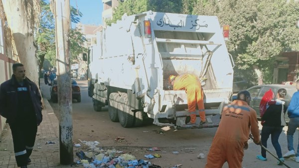 حملات نظافة ورفع المخلفات بمركز البداري بأسيوط 