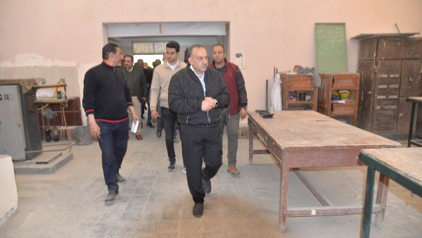 محافظ أسيوط يتفقد أقسام مدرسة ساحل سليم الثانوية الصناعية 