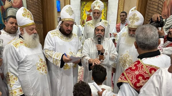 على يد الأنبا بيشوي.. شمامسة جدد لكنيسة السيدة العذراء بكوم أمبو |صور