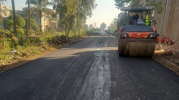 أعمال الرصف بالبحيرة