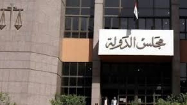 الإدارية العليا تخفف عقاب مسئولين بالتأمينات ثبت مرض أحدهما بشدة