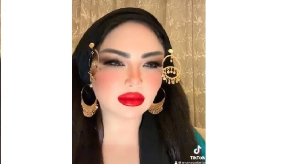 الفنانة ايمان ايوب 