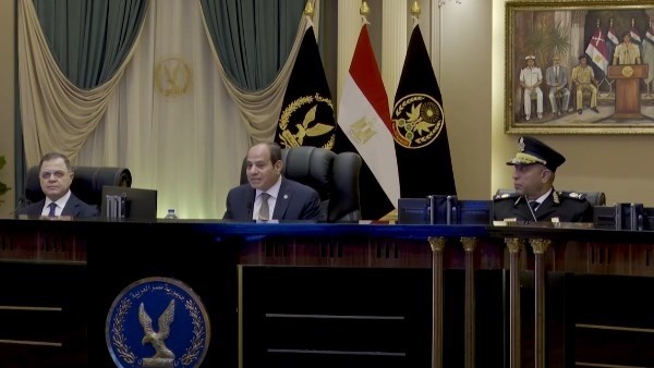 الرئيس السيسي: مصر تهدف إلى التنافس مع الأسواق الأوروبية بمجال الطاقة