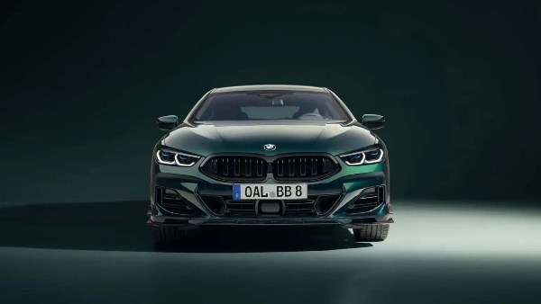 سيارة BMW B8 GT