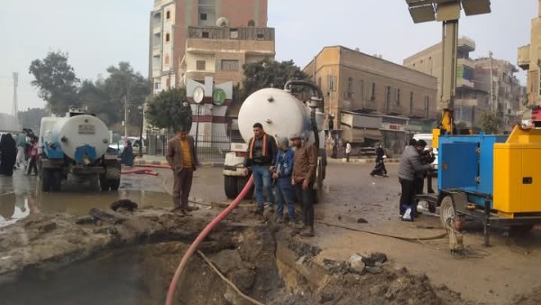 اصلاح عطل خط مياه في المنوفية 