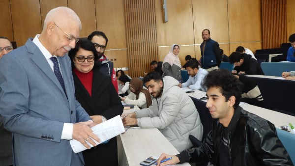 لجان امتحانات بالجامعة الأهلية 