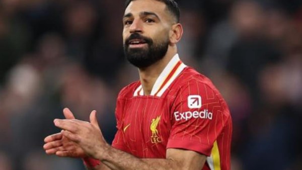 بصورة غامضة.. محمد صلاح يثير علامات استفهام حول مستقبل ثلاثي ليفربول