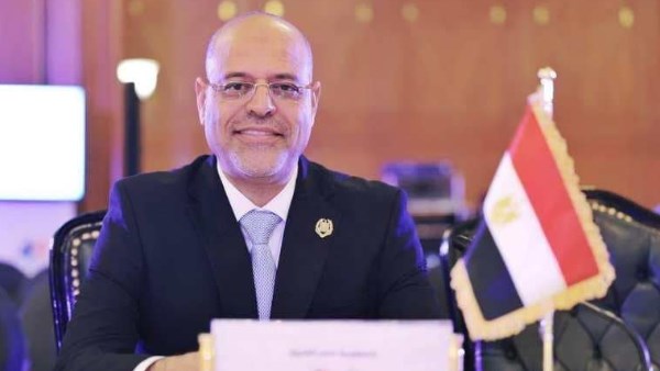 وزير العمل  وزير العمل