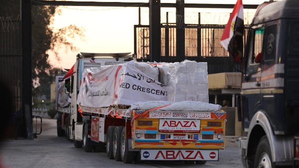 شاحنات المساعدات 