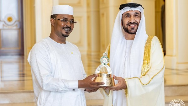 رئيس جمهورية تشاد يستقبل رئيس البرلمان العربي