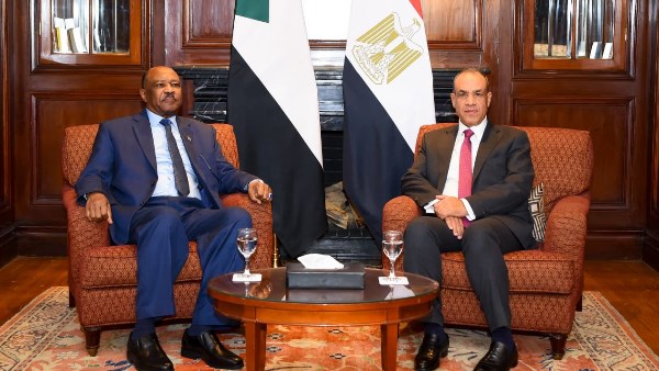 وزير الخارجية و نظيره السوداني 