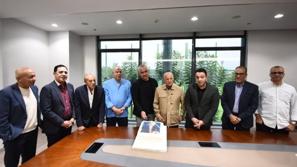 اتحاد الكرة يكرم سيف زاهر