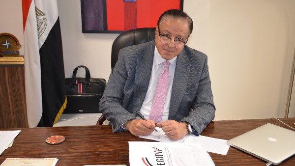 د.هشام عزمي